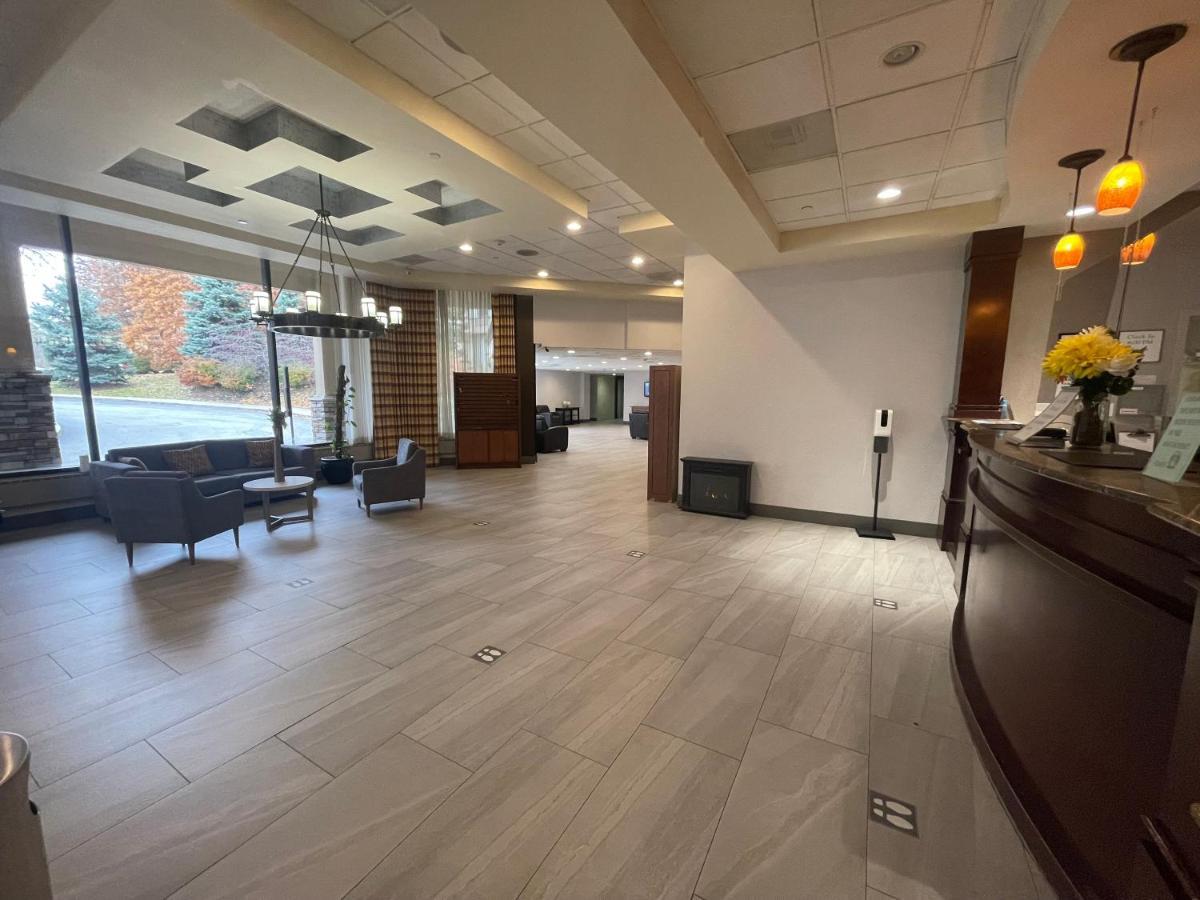 Ramada By Wyndham Cleveland Independence Hotel Exterior photo