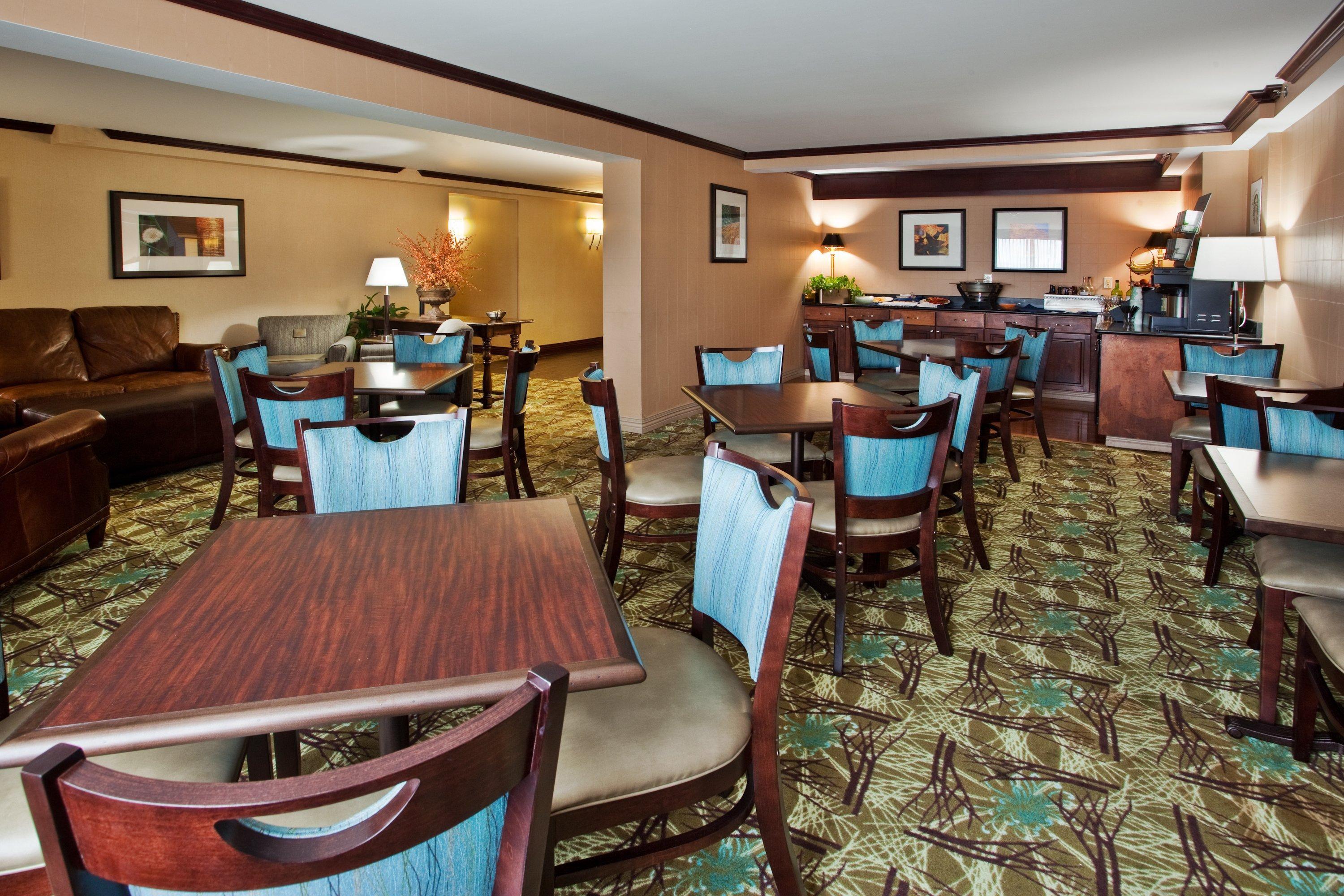 Ramada By Wyndham Cleveland Independence Hotel Exterior photo
