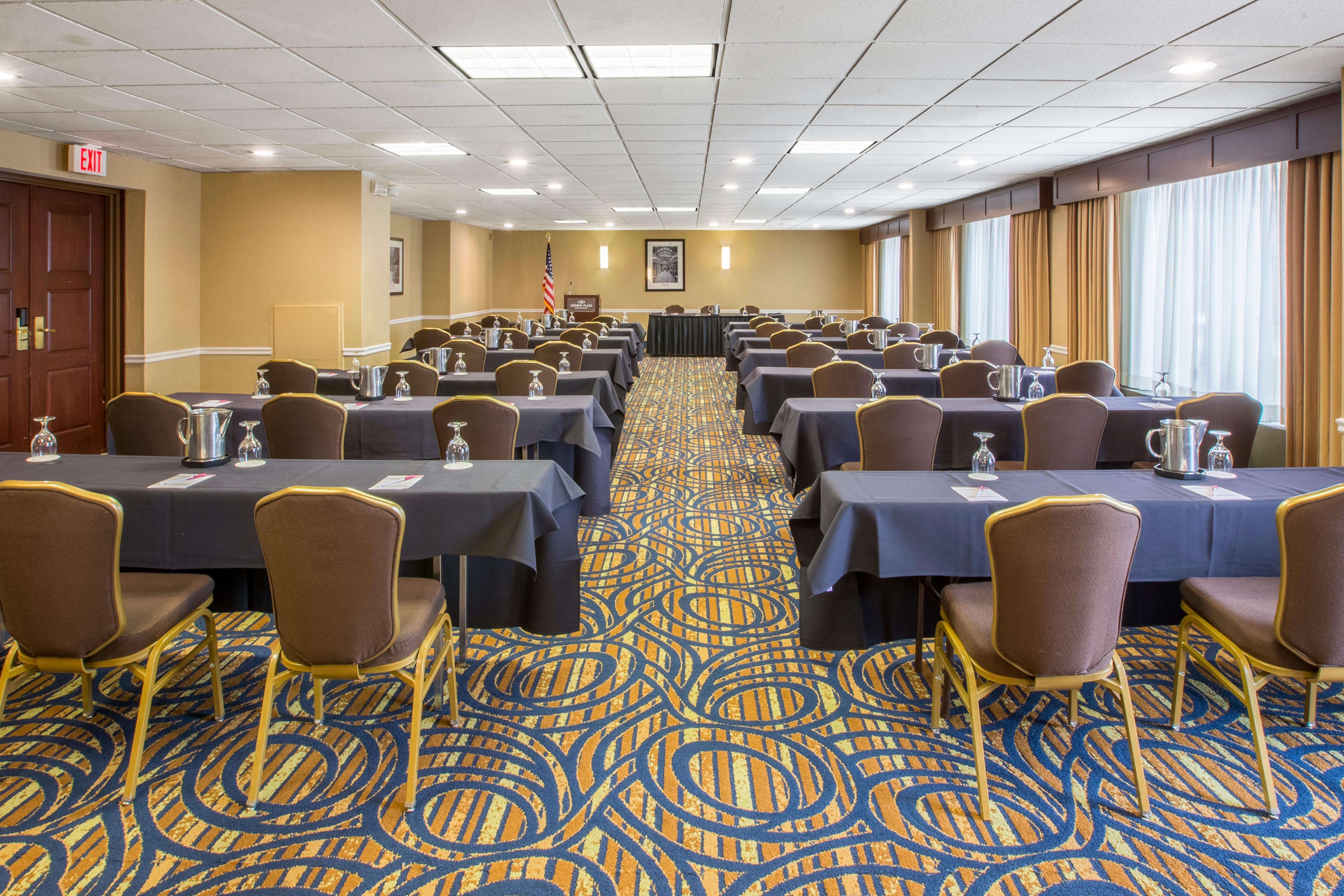 Ramada By Wyndham Cleveland Independence Hotel Exterior photo