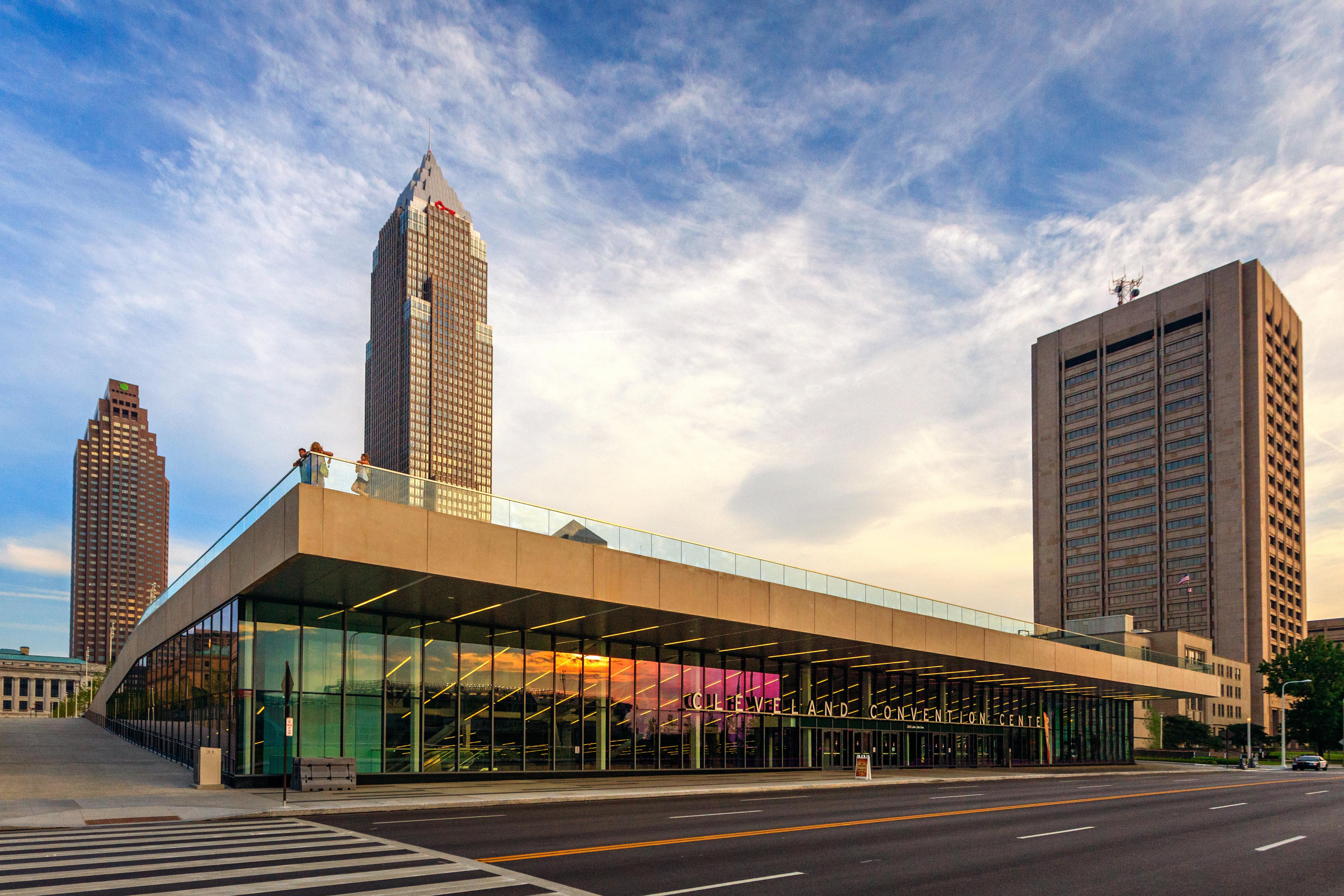 Ramada By Wyndham Cleveland Independence Hotel Exterior photo