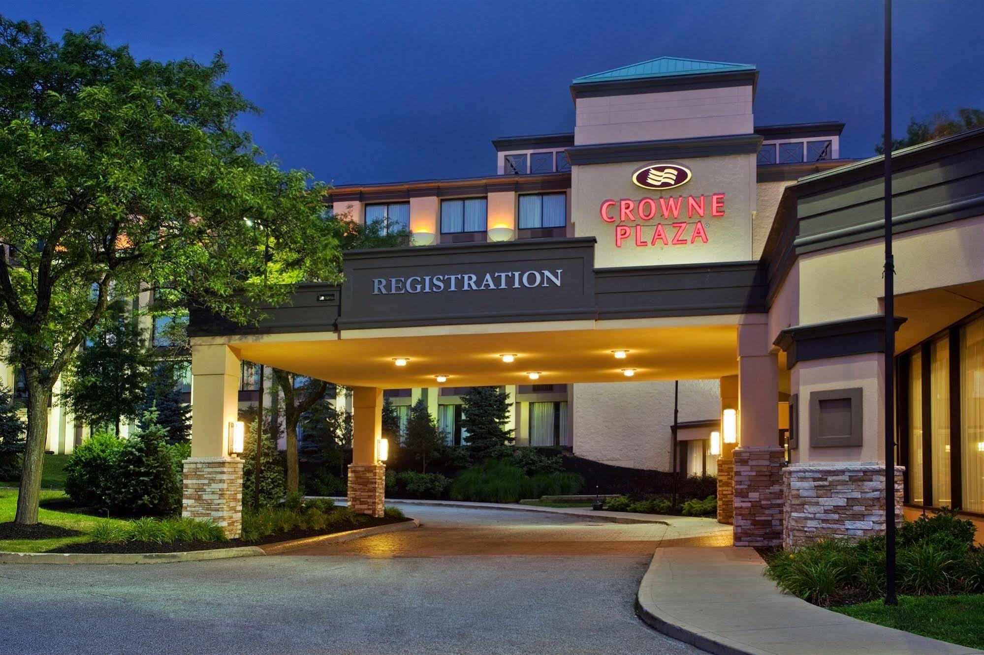 Ramada By Wyndham Cleveland Independence Hotel Exterior photo